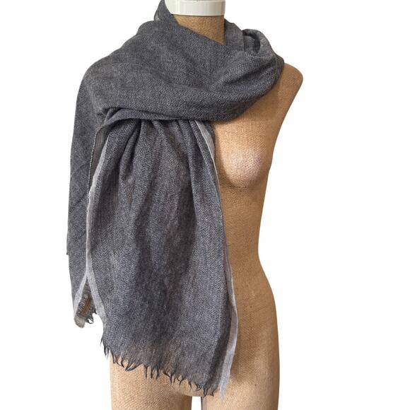 Lucky Brand Jeans Houndstooth Gray Two Tone Scarf Fringe Boho Lightweight EUC - Picture 1 of 8